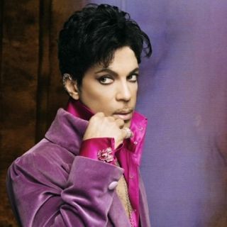 Prince fa causa ai suoi Fan Facebook